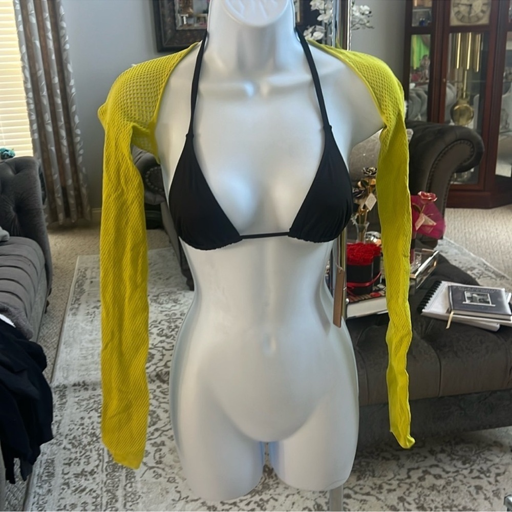 Skims swim (B13) shrug NWT SIZE 2x/4x